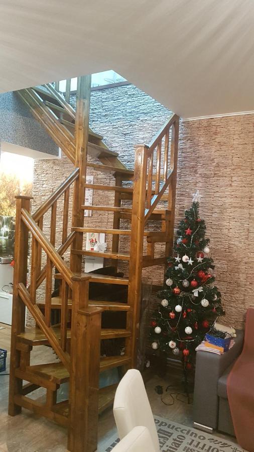 Casa Cojanu Hotell Petroşani Exteriör bild