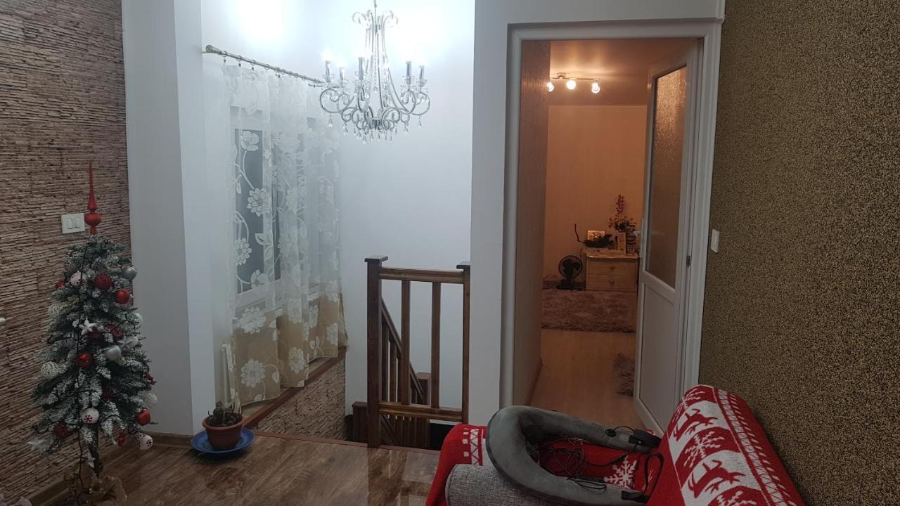 Casa Cojanu Hotell Petroşani Exteriör bild