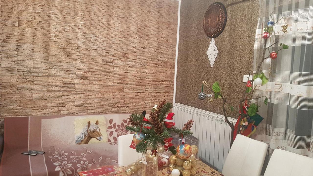 Casa Cojanu Hotell Petroşani Exteriör bild