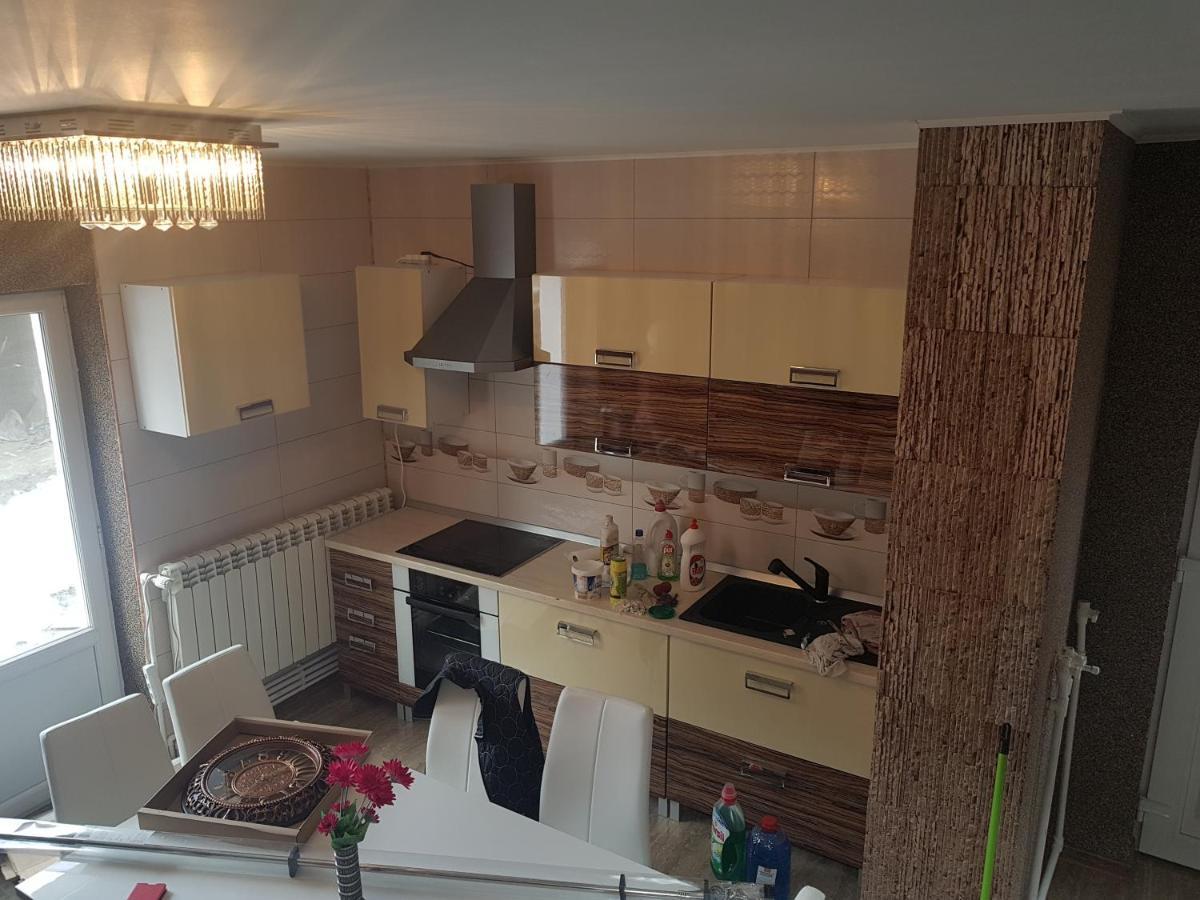 Casa Cojanu Hotell Petroşani Exteriör bild