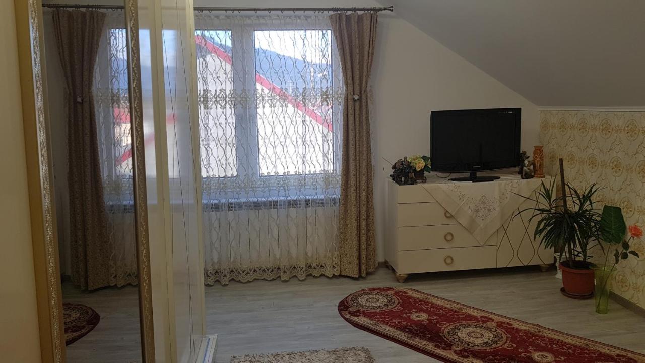 Casa Cojanu Hotell Petroşani Exteriör bild